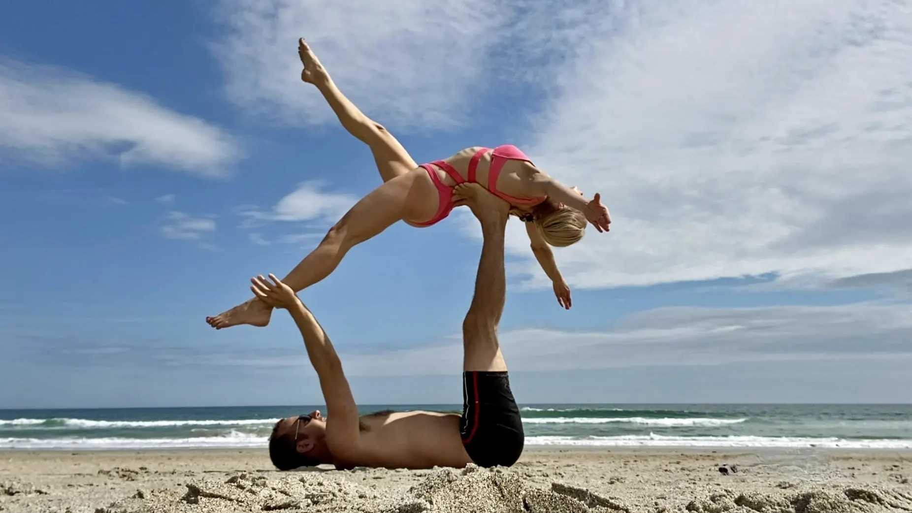 partner-yoga-sunny