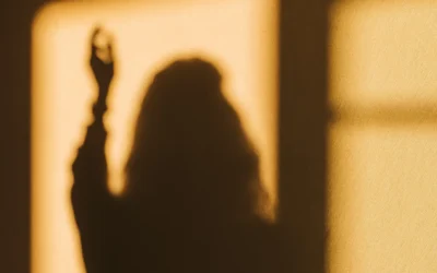 10 Signs You’re Leading with Shadow Energy in Love (And Pushing It Away)